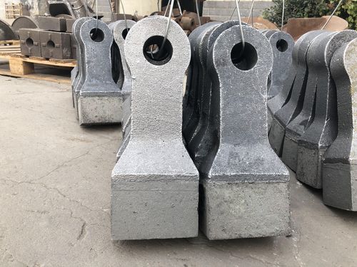 礦山碎石利器 高鉻合金錘頭與耐磨篩護(hù)板的卓越性能與應(yīng)用